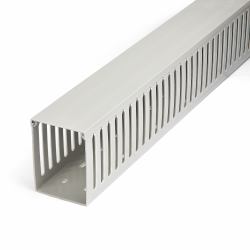 StarTech.com Canaleta para Cableado con Ranura Abierta y Tapa, 75 mm An x 10 cm Al - 2 m Lar - Ranuras de 8 mm, Cubierta de PVC o Conducto de Pared para Cables de Red - Para un Máximo de 240 Cables - UL 