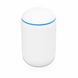 Ubiquiti UniFi Dream Machine router wireless Bianco (Ubiquiti UniFi Dream Machine UDM [WiFi AP, 4-Port Switch, Security Gateway] 802.11ac Wave 2, 4x4 MU-MIMO Technology)