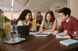 HP Poly Vivavoce Poly Sync 40+ USB-A USB-C + adattatore USB-A BT700 (Plantronics)