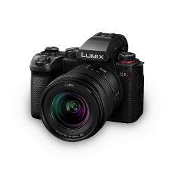 Panasonic Lumix S5II + S 20-60MM F3.5-5.6 MILC 24.2 MP CMOS 12000 x 8000 pixels Black (LUMIX DC-S5IIKE - Lumix DC-S5II Body with Lumix S 20-60mm F3.5-5.6)
